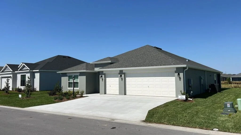 New single-story Central Florida home with a fresh shingle roof